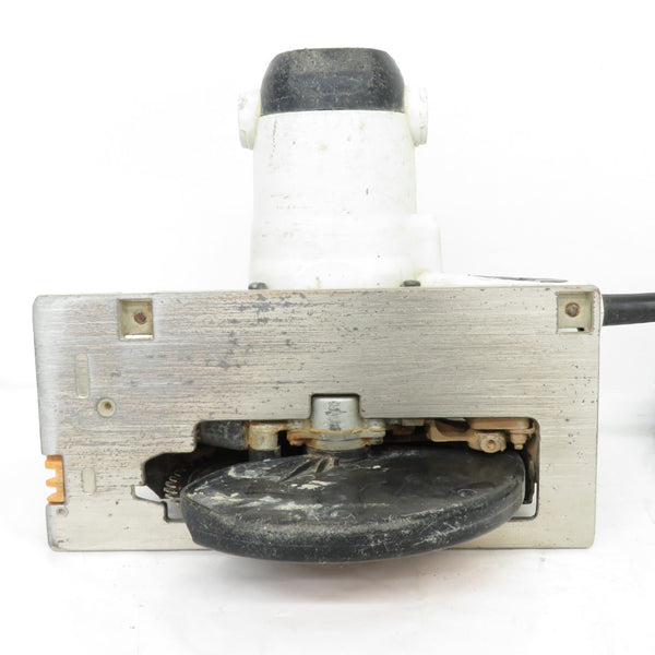 makita (マキタ) 100V 165mm マルノコ 白 角度調整用ツマミネジ1本欠品 5731SW 中古 ジャンク品