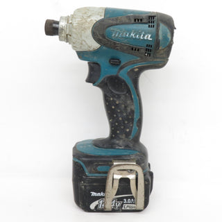 makita マキタ 14.4V 3.0Ah専用 充電式インパクトドライバ 青 ケース・充電器・バッテリ2個セット バンパ欠品 バッテリ相違あり ケース一部破損 TD130DRFX 中古