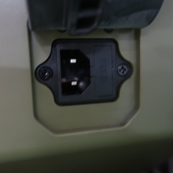 makita マキタ 18V/40Vmax対応 充電式保冷温庫 29L オリーブ 本体のみ ACアダプタ・シガーソケット用コード付 CW004GZO 中古美品