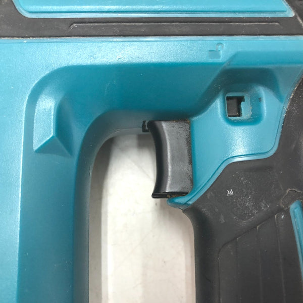 makita マキタ 18V対応 35mm 充電式ピンタッカ ピン釘打機 本体のみ ケース付 PT353DZK 中古