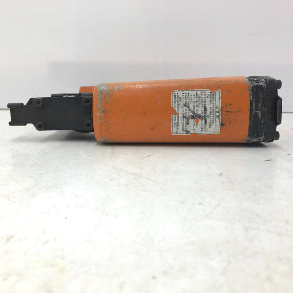 ステープル用エアタッカ