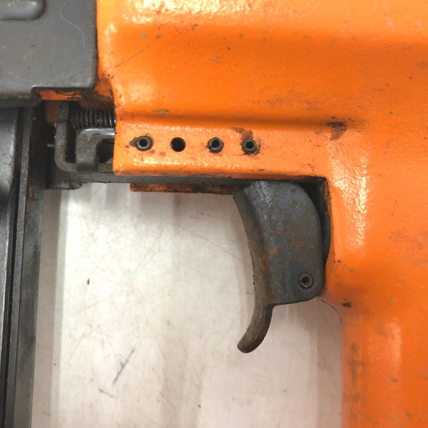 MAX マックス 4×32mm 常圧釘打機 ステープル用エアタッカ 4MAステープル対応 本体のみ TA-52/432MA 中古