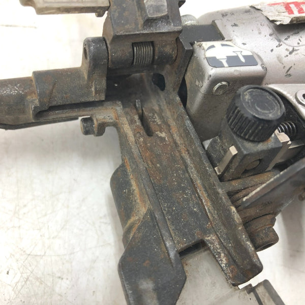 makita マキタ 32mm ポケットエア釘打 内装ボード用 ケース付 ケース留め具破損 AN303P 中古