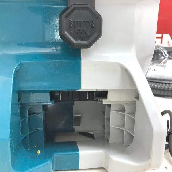 makita マキタ 18V×2対応 18V+18V 充電式背負クリーナ 本体のみ VC660D 中古