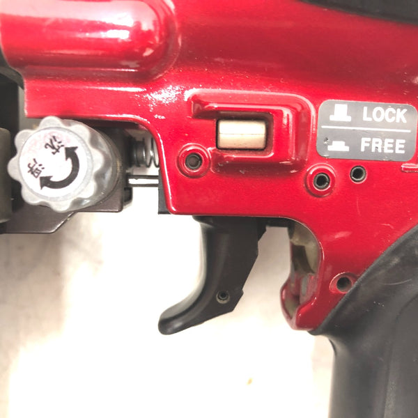 makita マキタ 11.3×50mm 高圧フロアタッカ 赤 MA線ステープル用 ケース付 AT1150HA 中古