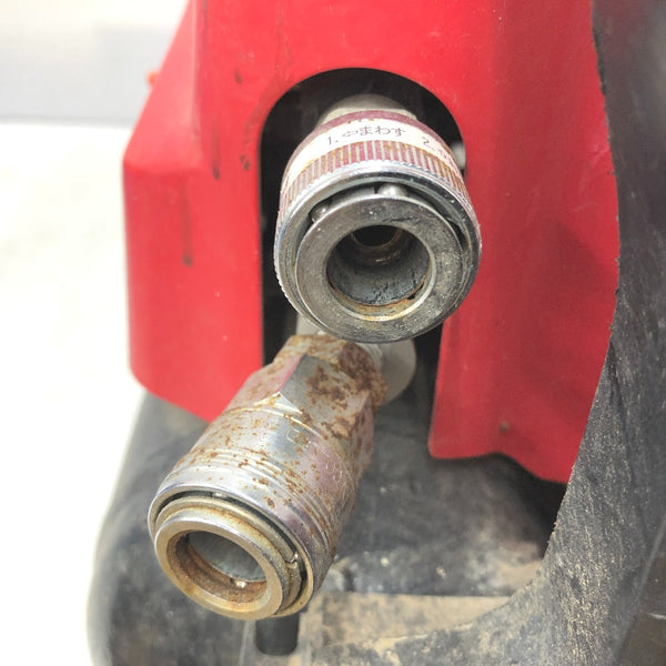 MAX マックス エアコンプレッサ 11L 常圧・高圧対応 動作音大きめ 一部カプラより若干エアもれ 本体上部カバー割れ AK-HL1250E2 中古