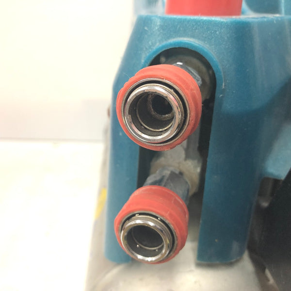 makita マキタ 高圧エアコンプレッサ 高圧専用 11L 1200hランプ点灯 AC461XLH 中古