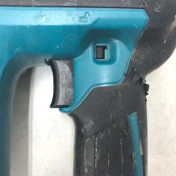 makita マキタ 18V対応 35mm 充電式ピンタッカ ピン釘打機 本体のみ ケース付 PT353DZK 中古