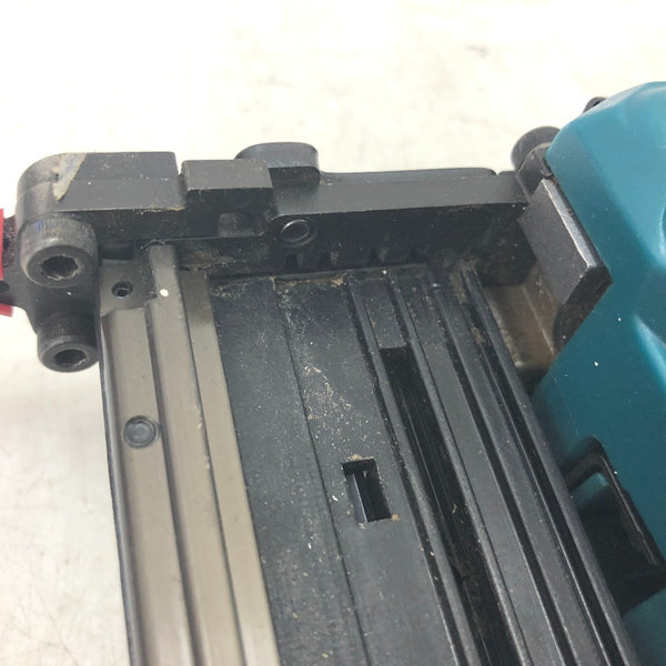 makita マキタ 18V対応 35mm 充電式ピンタッカ ピン釘打機 本体のみ ケース付 PT353DZK 中古