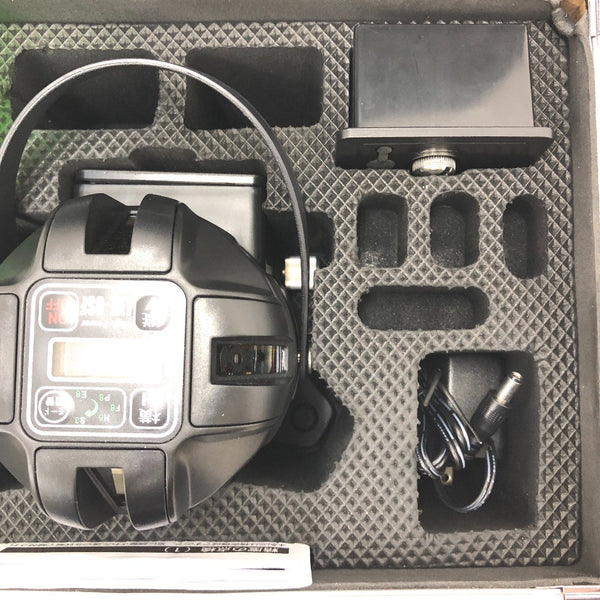 AXBRAIN アックスブレーン グリーンレーザー墨出し器 電子整準式 大矩・通り芯・水平ライン・鉛直十字・地墨点 ケース付 LVE-8SF 中古美品