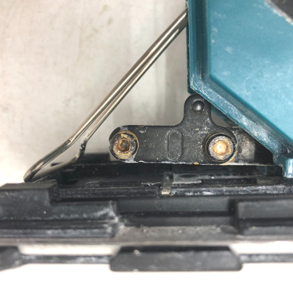 makita マキタ 14.4V対応 充電式ボードカッタ 本体のみ SD140D 中古