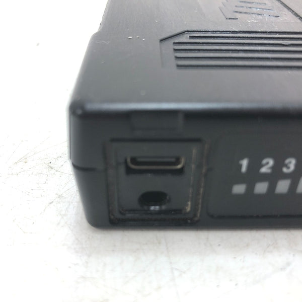 makita マキタ 10.8V 1.5Ah 充電式ファンジャケット用 リチウムイオン薄型バッテリ ACアダプタ・USB-C差込口の保護ラバー欠品 BL1055B A-72126 中古