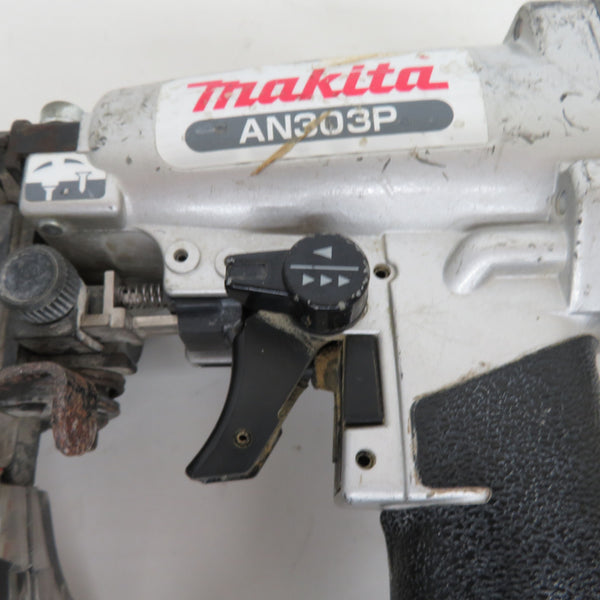 makita (マキタ) 32mm 常圧ポケットエア釘打機 内装用 本体のみ 高圧用レギュレータ付 AN303P 中古